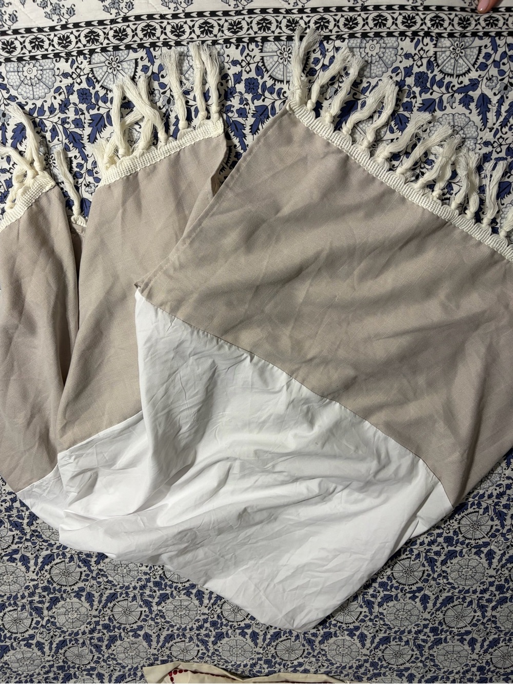 Sweet Jojos bedskirt for crib/toddler bed Two-Tone Fringe